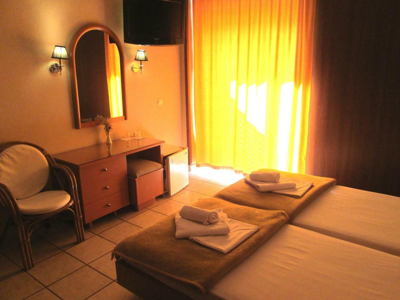 Paralía Hotel Lito מראה חיצוני תמונה